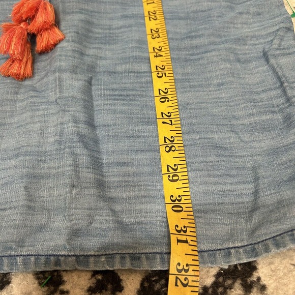 Tolani Women XS Blue Chambray 3/4 Sleeve Top Blouse Embroidered Boho - Picture 7 of 8